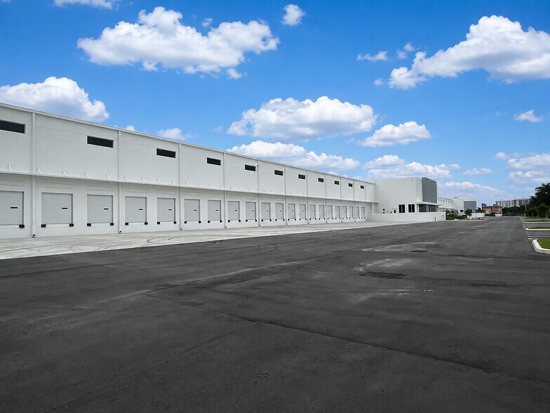 More Photos Of 4995 NW 77th Ave, Miami Warehouse For Lease