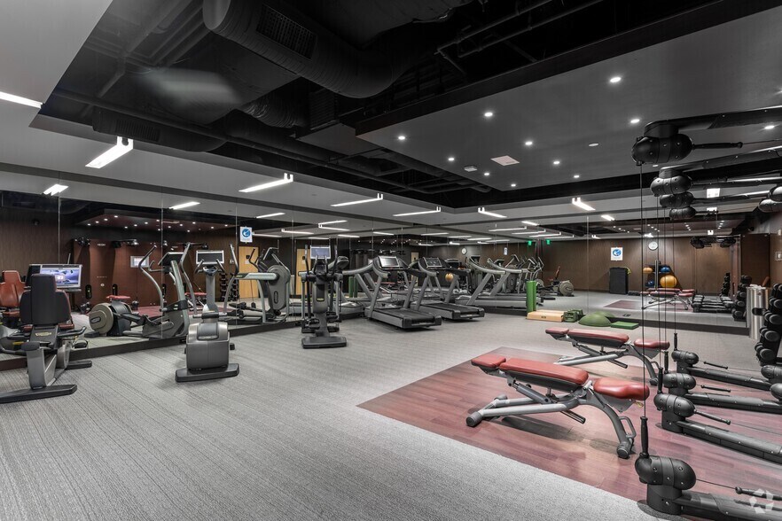 More Photos Of 100 Beard Sawmill Rd, Shelton Office For Lease