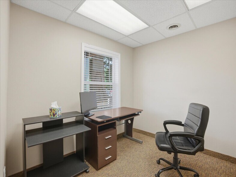 More Photos Of 950-960 Uglow Ave SE, Dallas Medical For Sale