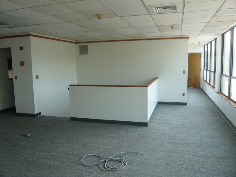 More Photos Of 68 Pleasant St, New Rochelle Warehouse For Lease