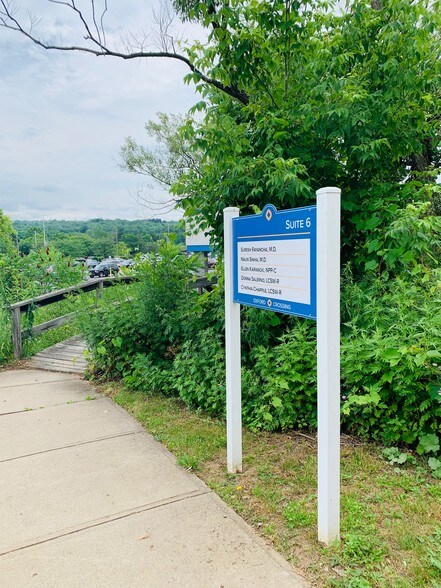 More Photos Of 1 Oxford Xing, New Hartford Medical For Lease