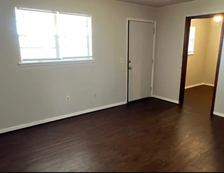 More Photos Of 7215-7219 N MacArthur Blvd, Warr Acres Apartments For Sale