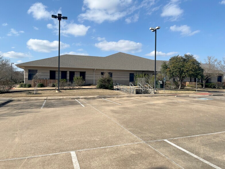 More Photos Of 150 Venture Dr, College Station Office For Sale