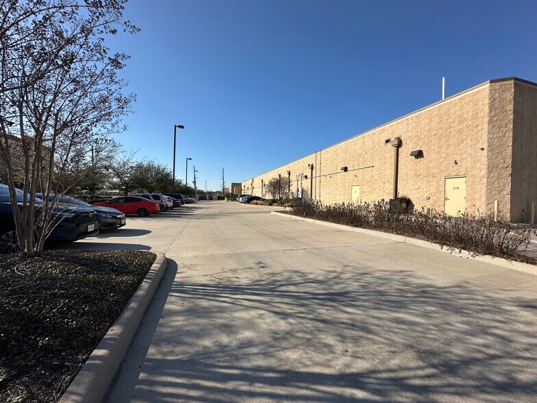 More Photos Of 7930 W Grand Pky, Richmond Storefront For Sale