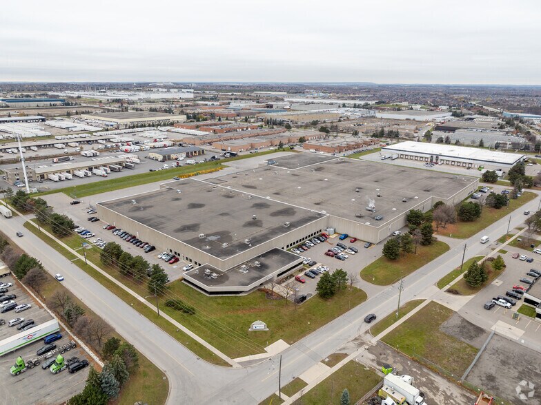 More Photos Of 10 Sun Pac Blvd, Brampton Warehouse For Lease