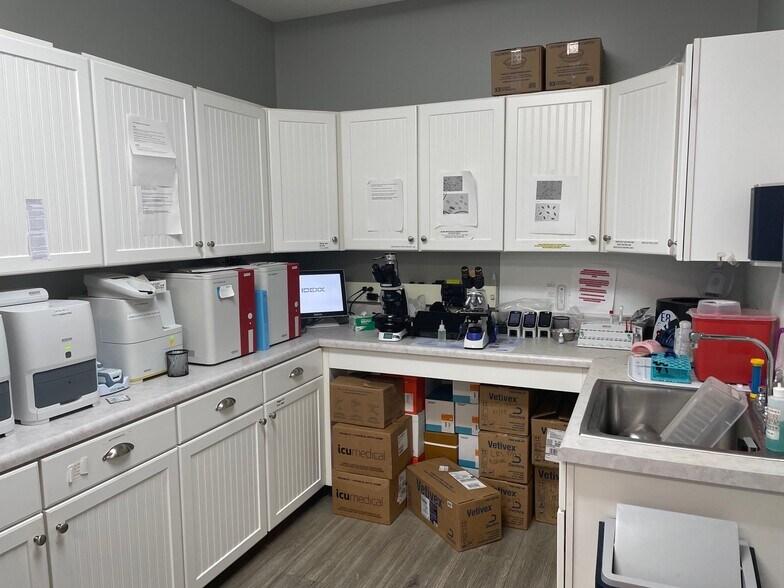 More Photos Of 11 West Pointe Blvd, Mauldin General Retail For Sale