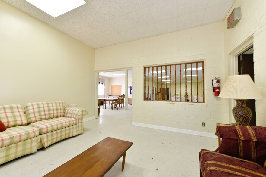 More Photos Of 3901 Raeford Rd, Fayetteville Religious Facility For Lease