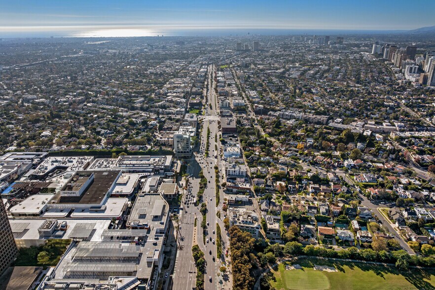 More Photos Of 10215 Santa Monica Blvd, Los Angeles Office For Sale