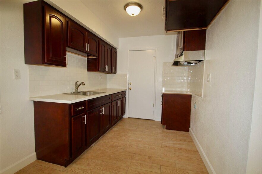 More Photos Of 2120 E 22nd St, Oakland Apartments For Sale