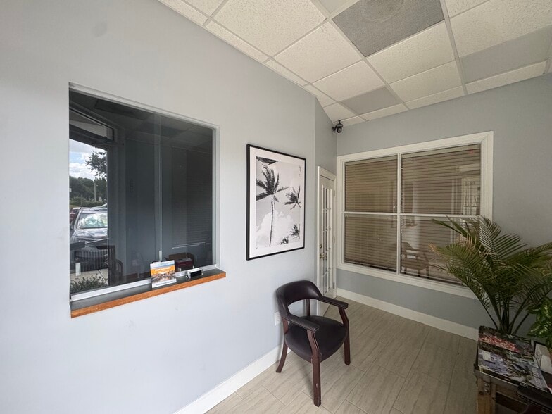 More Photos Of 2335 Stanford Ct, Naples Office For Lease