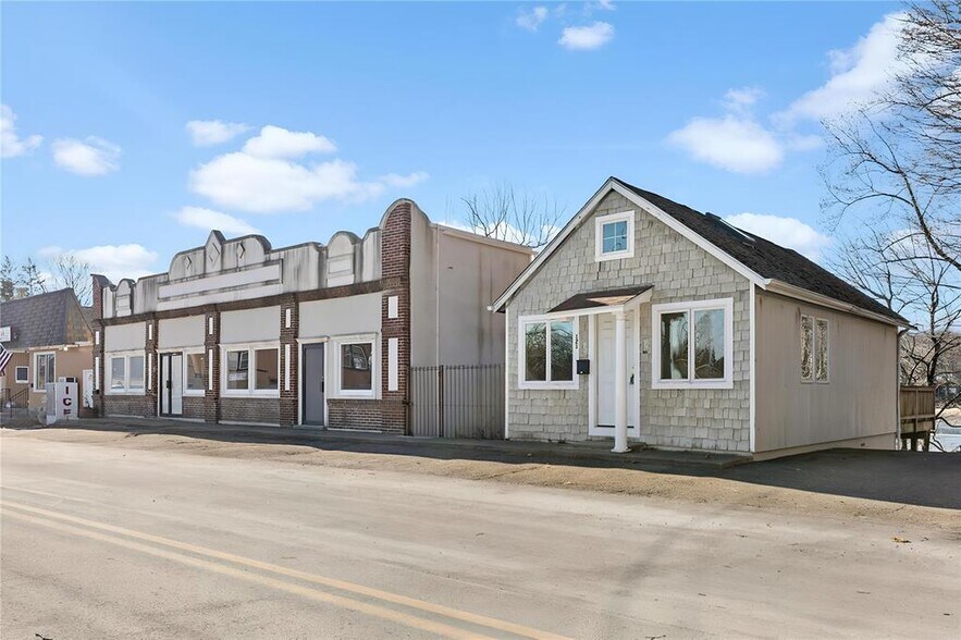 More Photos Of 123 Lake Dr, Lake Peekskill Storefront For Sale