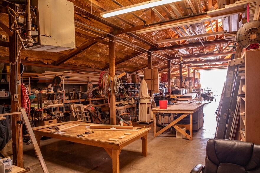 More Photos Of 2300 Winford Ave, Nashville Warehouse For Sale