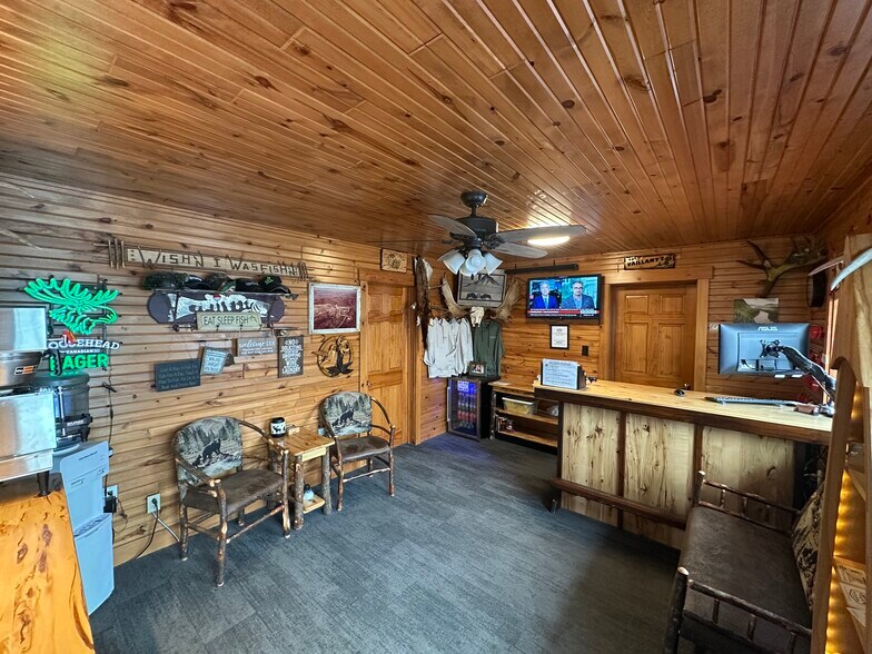 More Photos Of 171 Mission Rd, Wawa Hotel For Sale