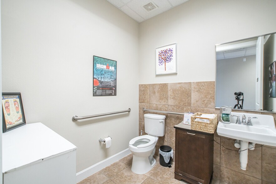 More Photos Of 2219 Sawdust Rd, The Woodlands Office For Sale