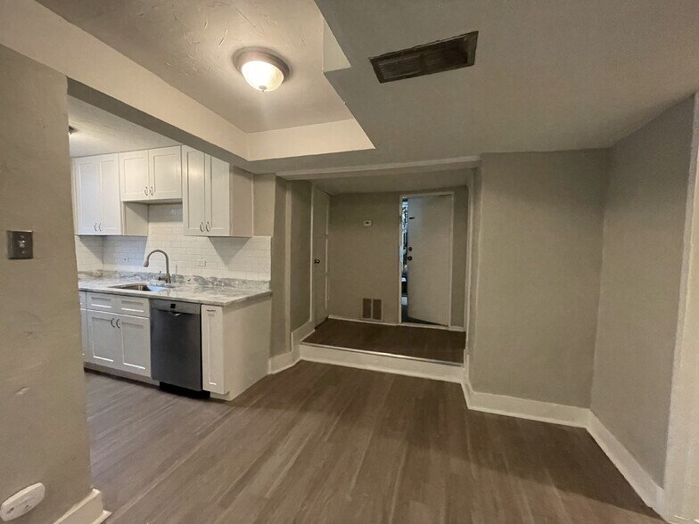 More Photos Of 146 N Logan St, Denver Specialty For Sale