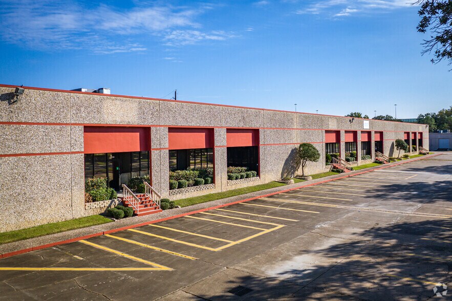 More Photos Of 12701 Executive Dr, Stafford Industrial For Sale