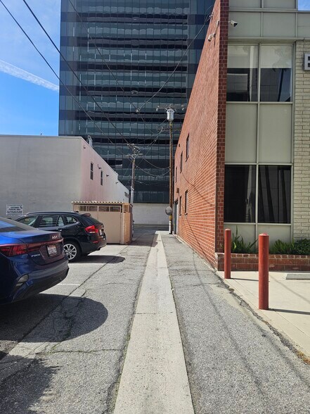 More Photos Of 1635 Pontius Ave, Los Angeles Medical For Sale