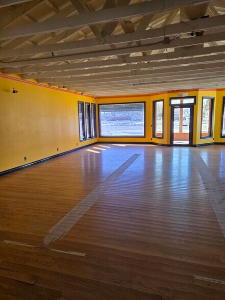 More Photos Of 330 N Marquette Rd, Prairie Du Chien General Retail For Lease
