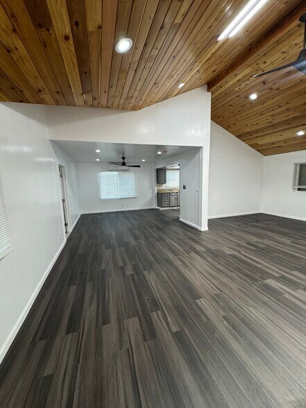 More Photos Of 4634 W Slauson Ave, Los Angeles General Retail For Sale