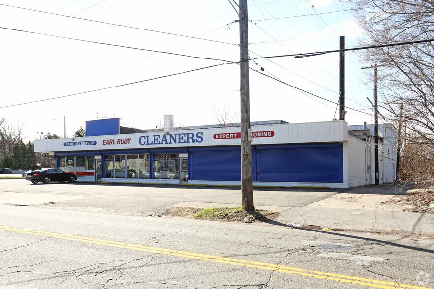 More Photos Of 18135 Livernois Ave, Detroit Freestanding For Sale