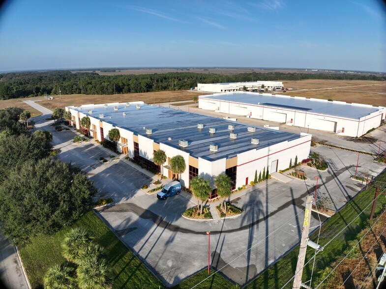 More Photos Of 1901 Longleaf Blvd, Lake Wales Warehouse For Sale