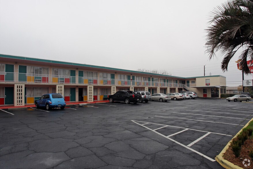 More Photos Of 611 W Oglethorpe Ave, Savannah Hotel For Sale