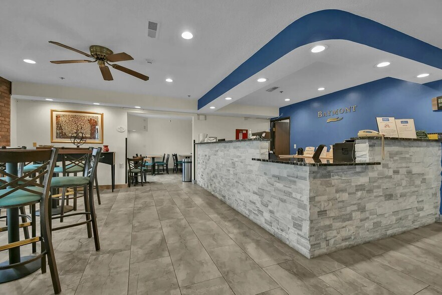 More Photos Of 230 Scenic Crest Dr, Zanesville Hotel For Sale