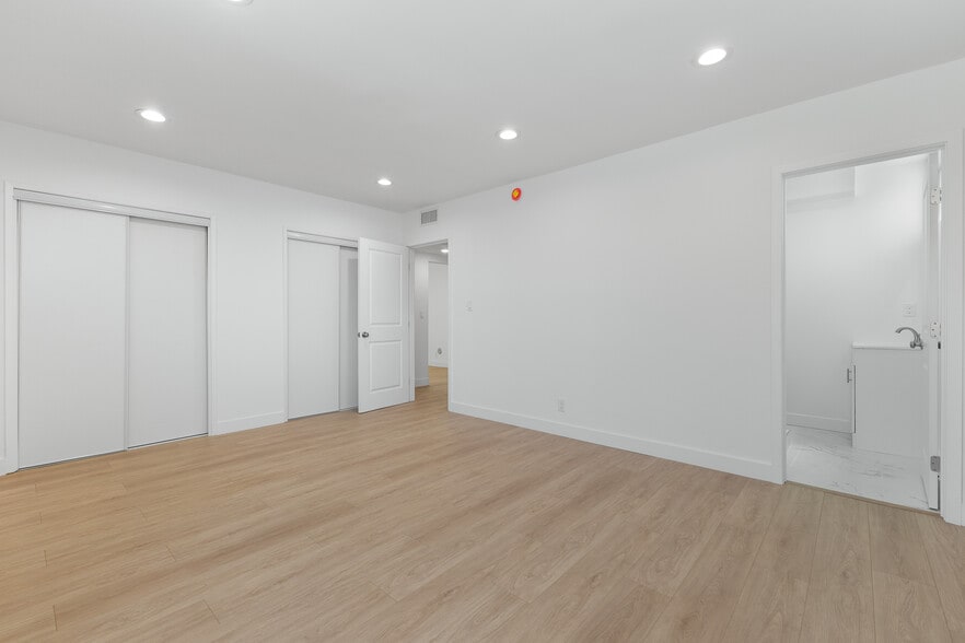 More Photos Of 623 Orange Grove Ave, Glendale Apartments For Sale