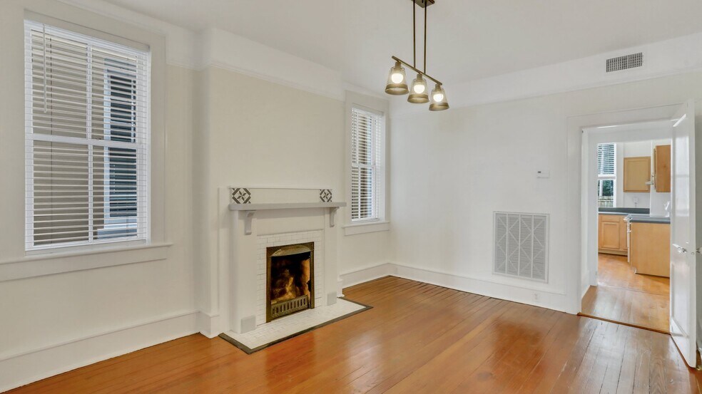 More Photos Of 923 E Park Ave, Savannah Apartments For Sale