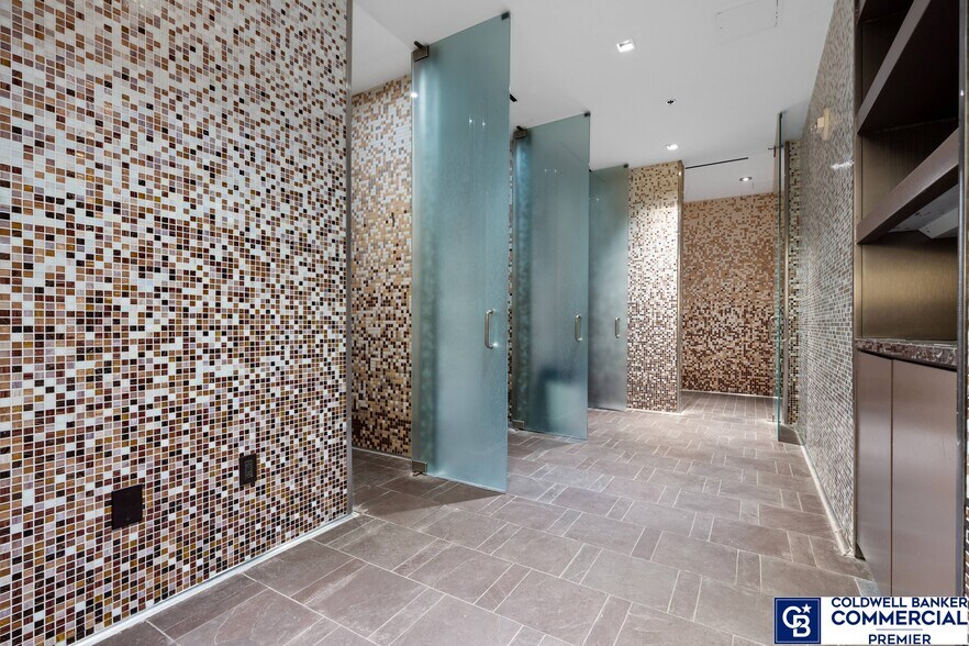 More Photos Of 4381 W Flamingo Rd, Las Vegas Hotel For Lease