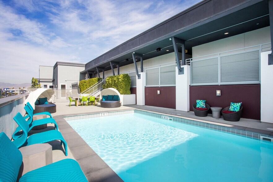 More Photos Of 11049 Magnolia Blvd, North Hollywood Apartments For Lease