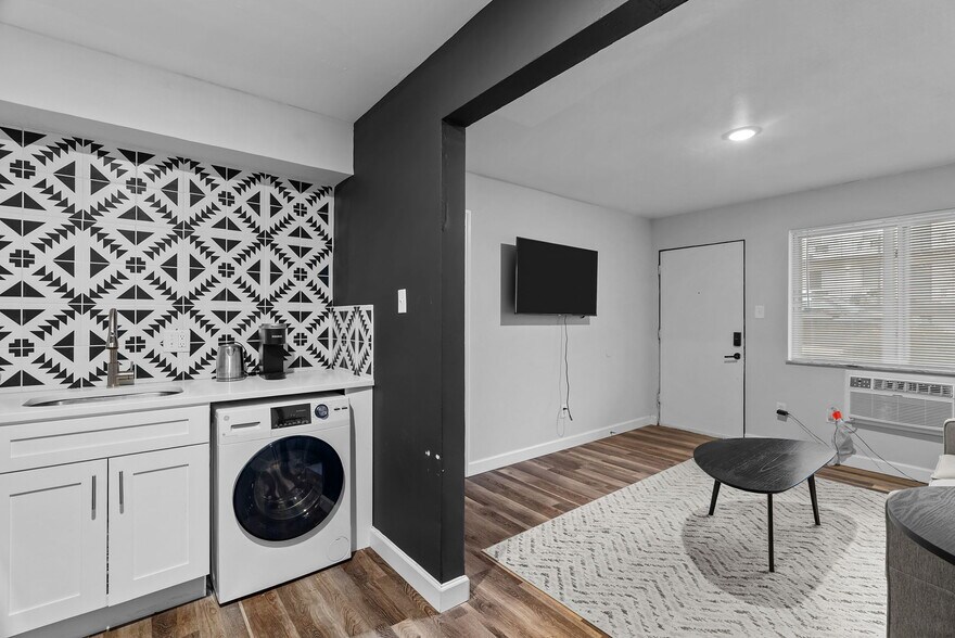 More Photos Of 7223 Anna Ave, Maplewood Apartments For Sale