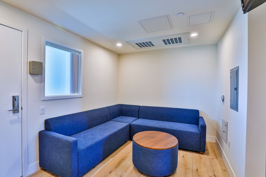 More Photos Of 1073 Exposition Blvd, Los Angeles Apartments For Sale