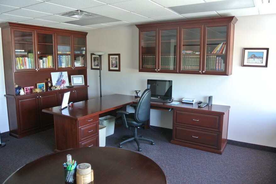 More Photos Of 16674 N 91st St, Scottsdale Flex For Lease