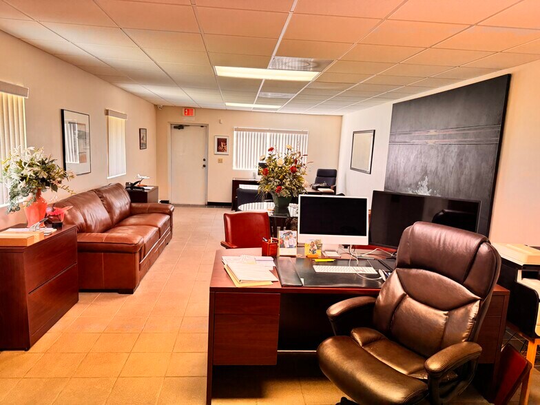 More Photos Of 1997 Industrial Dr, Deland Airplane Hangar For Sale