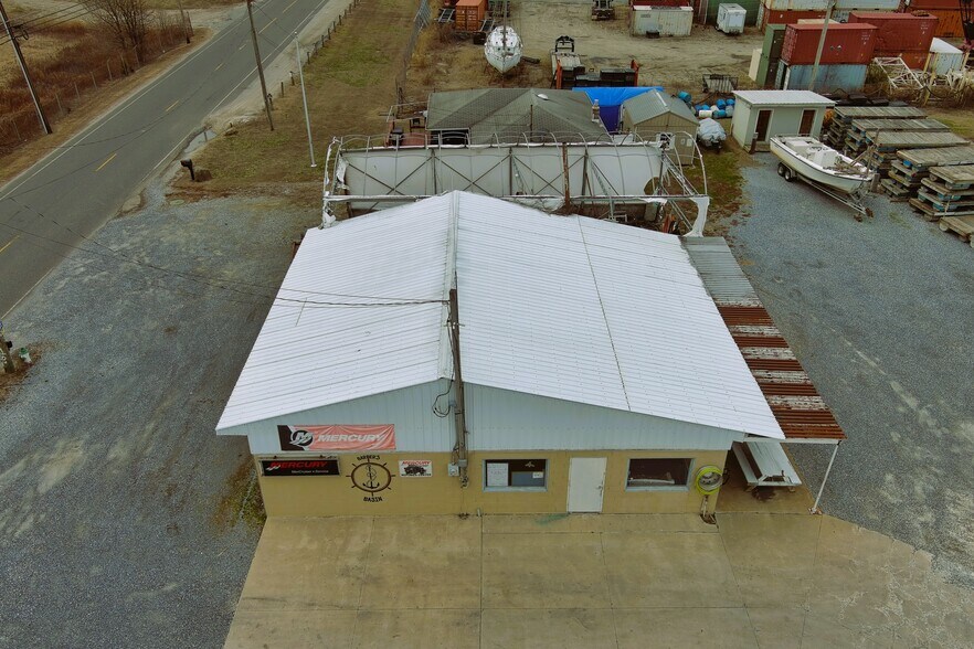 More Photos Of 108 Tilbury Rd, Salem Marina For Sale