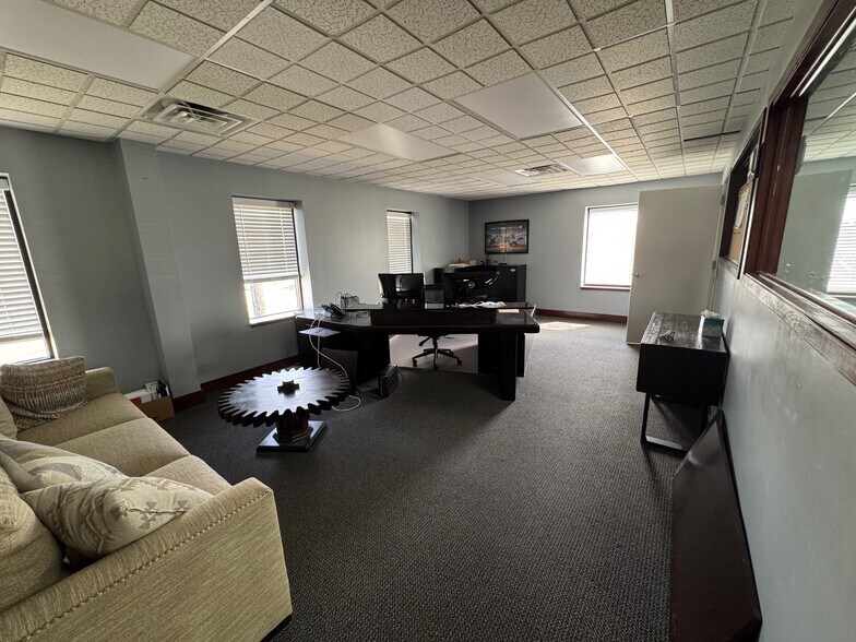 More Photos Of 13720 E 42nd Ter, Independence Office For Sale