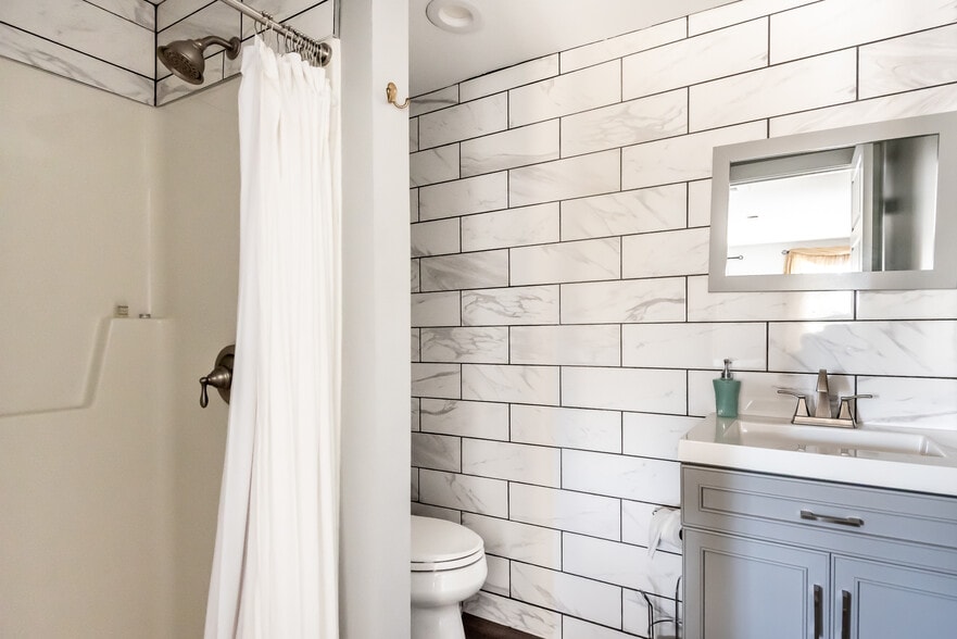 More Photos Of 121 S Main St, Waynesville Hospitality For Sale