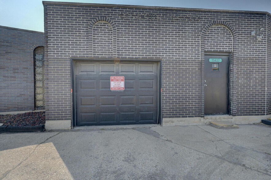 More Photos Of 15437 Broadway Ave, Harvey Medical For Sale