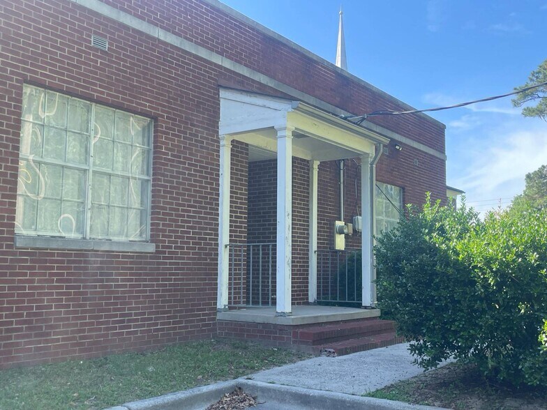 More Photos Of 309 Tibet Ave, Savannah Specialty For Sale