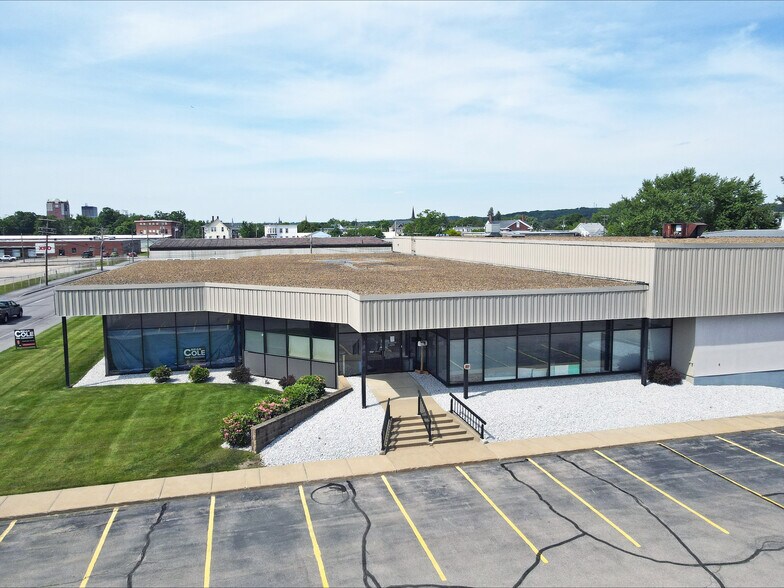 More Photos Of 35 Pine St, Manchester Manufacturing For Lease