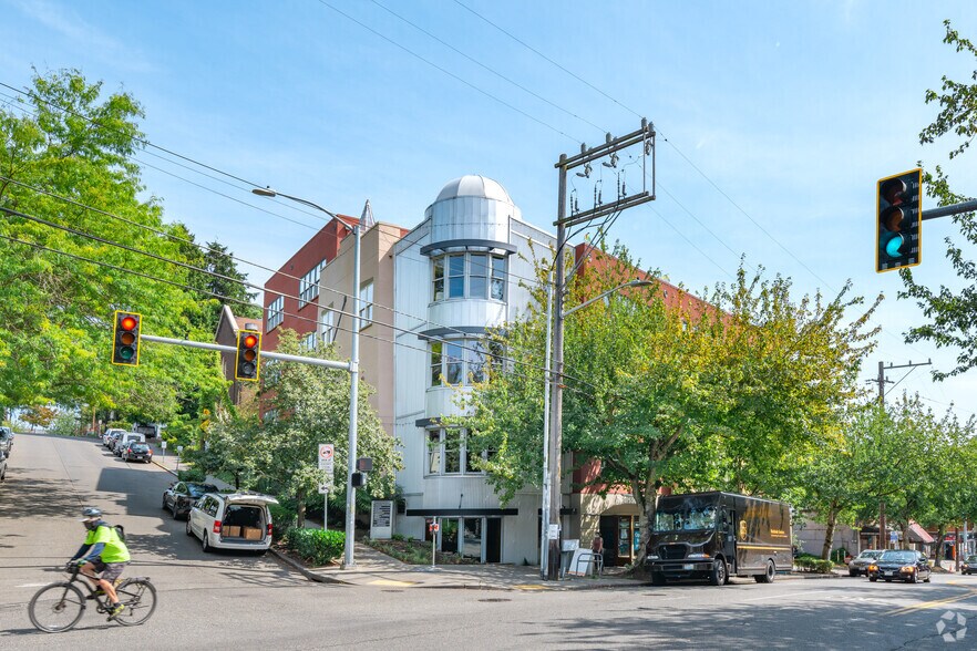 More Photos Of 701 N 36th St, Seattle Office Residential For Lease