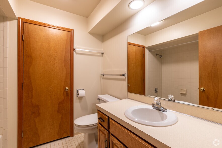 More Photos Of 1565 N Hickory Rd, Owosso Apartments For Sale