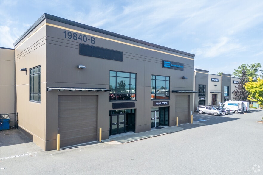 More Photos Of 19840 96th Ave, Langley Twp Showroom For Lease