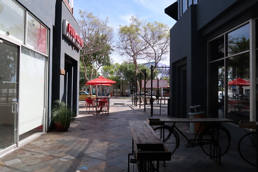 More Photos Of 8729-8747 Santa Monica Blvd, West Hollywood Storefront Retail Office For Lease