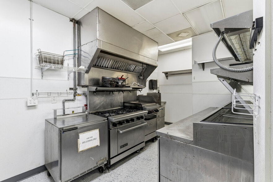 More Photos Of 160 Cypress Point Pky, Palm Coast General Retail For Sale