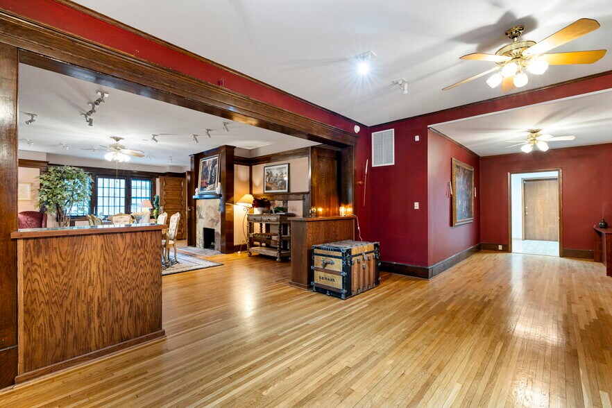 More Photos Of 3040 Lyndale Ave S, Minneapolis Office For Sale