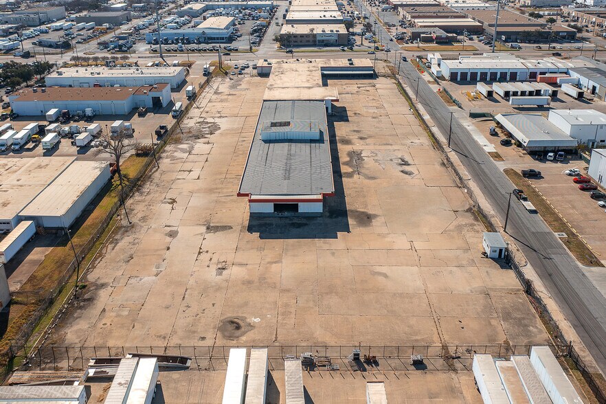 More Photos Of 3817 Irving Blvd, Dallas Truck Terminal For Lease