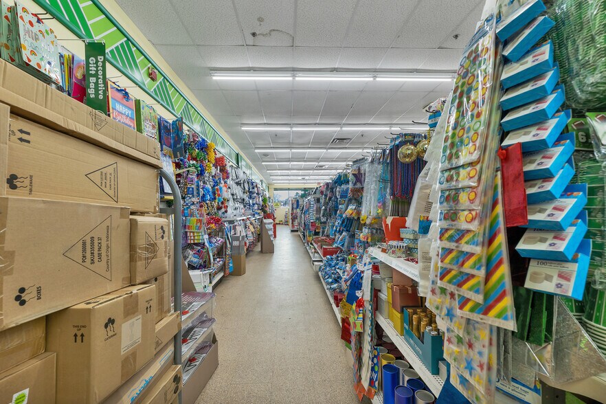 More Photos Of 777 S Willow St, Manchester Storefront For Lease