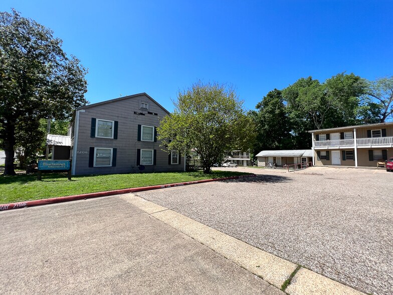 More Photos Of 1206 20th St, Huntsville Apartments For Sale